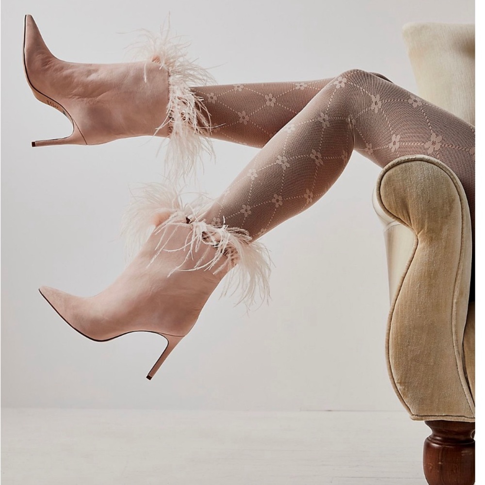 Schutz pink feathery ankle boots nib size 8.5